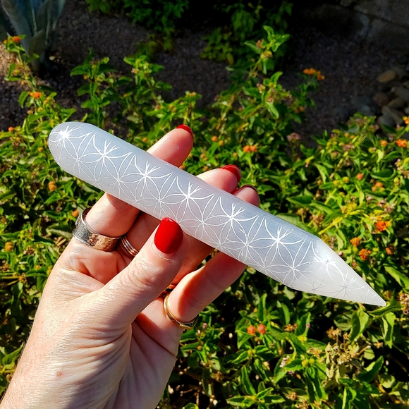 Luminous Thick Selenite Wand Etched with Flower of Life - Picture 3 of 13